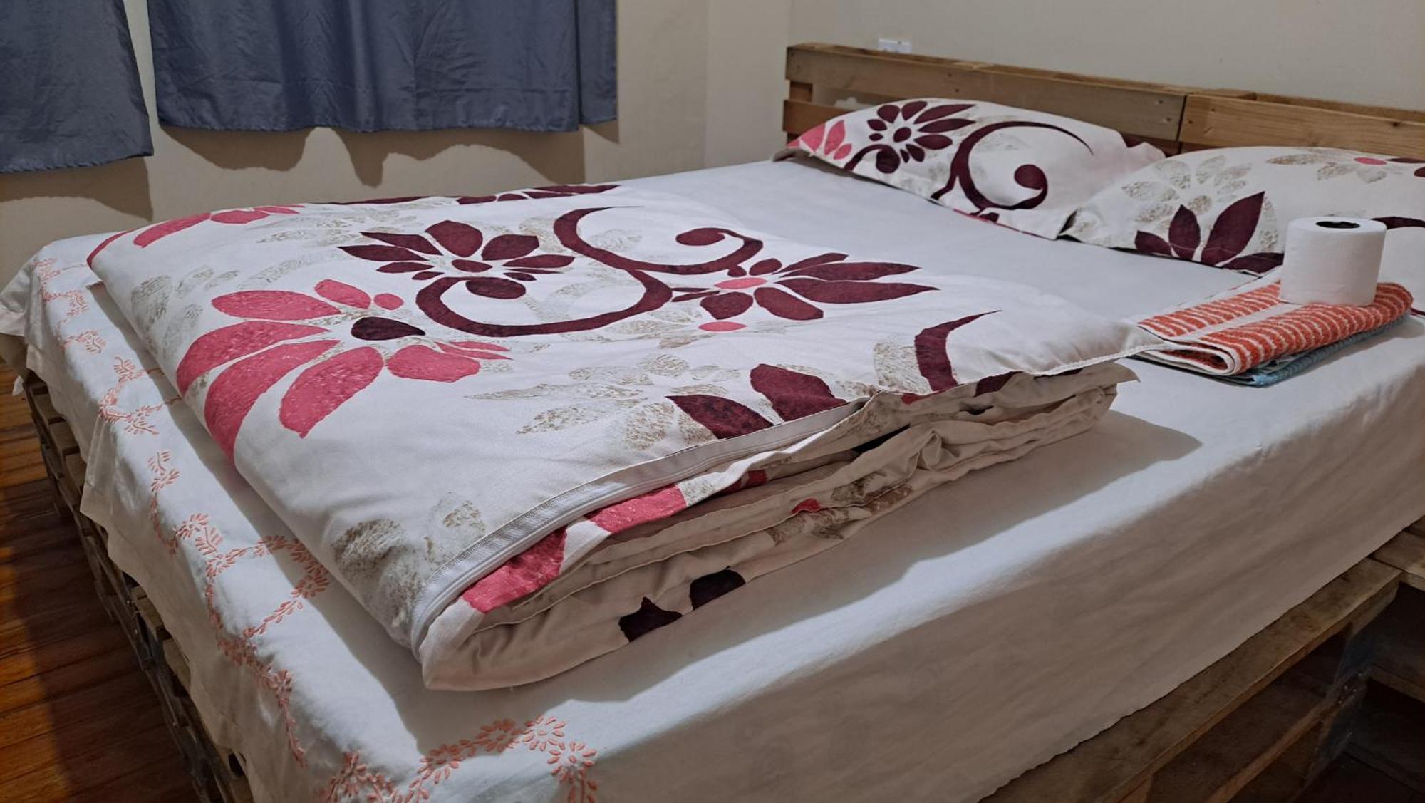 Albergue Camry Backpackers佳美背包客旅馆 Cuenca Exteriör bild